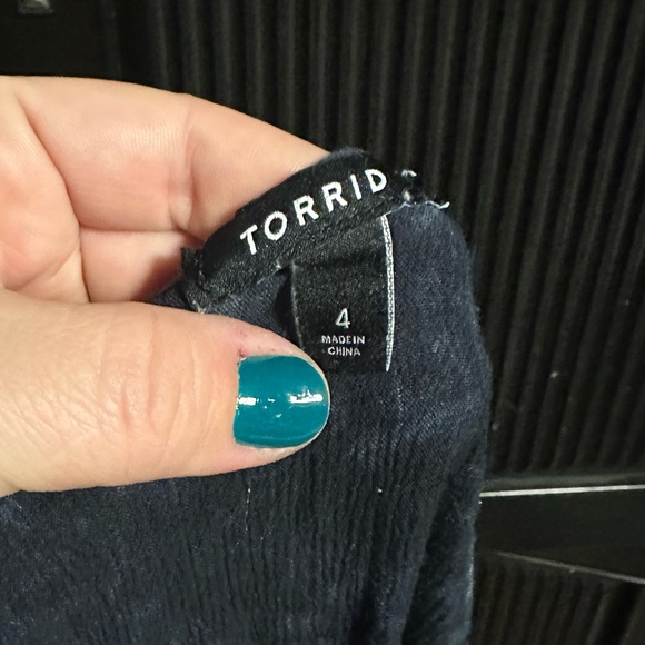 Duster - Picture 3 of 3